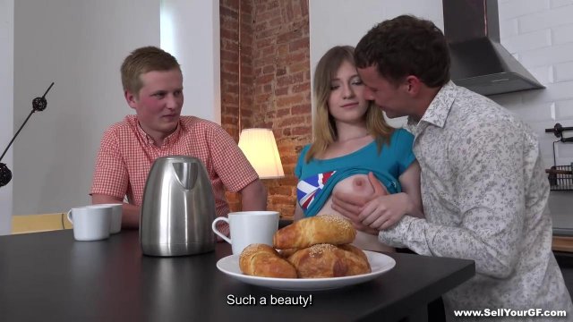 Превью Пацан разрешил соседу выебать на черном стуле его неудовлетворенную жену № 2244