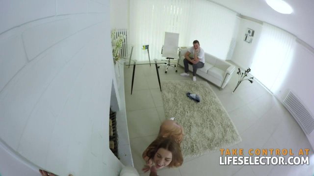 Превью Два качка снимают секс-видео с худощавой моделью, которую скоро накормят кончой № 2270