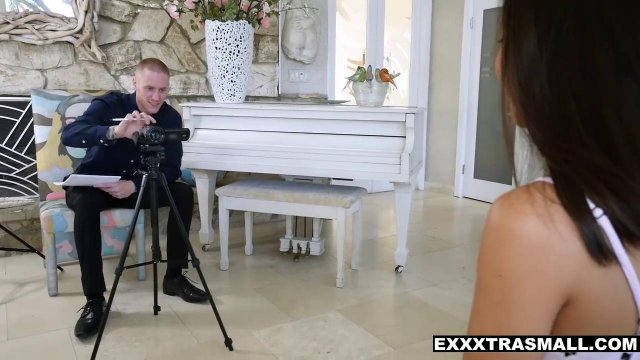 Девушка отлично подставила мохнатку под крупный писюн белого солдата