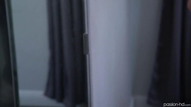 Превью Застукал свою жену за соблазнительной игрой с вибратором № 35011