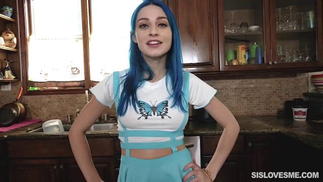 Превью Синеволосая красотка выставила упругую попку для грубого траха № 35375