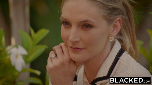 Превью Черный показал бритый хер соседке и натянул ее до боли на него вагиной № 3705