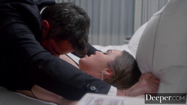 Превью Мужик после романтического свидания трахает красотку толстым членом № 38001