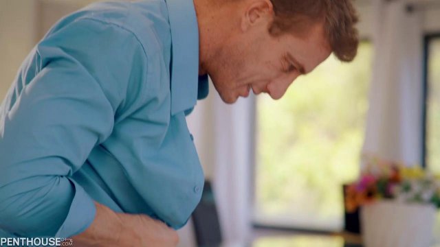 Превью Скромная девушка превращается в отвязную шлюшку и скачет на члене до оргазма № 39405